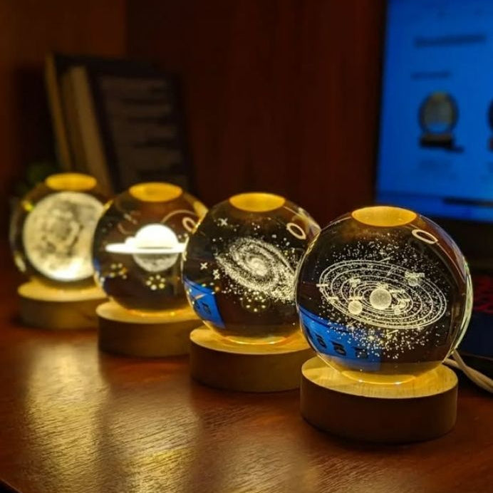 3D Crystal Planet Sphere – Laser-Engraved Celestial Desk Decor